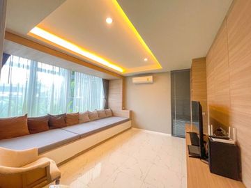 For sale: Luxury modern-style pool villa. The layout is perfectly optimized for space usage. Located near several international schools