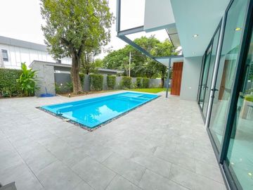For sale: Luxury modern-style pool villa. The layout is perfectly optimized for space usage. Located near several international schools