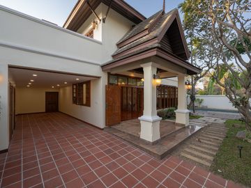 House for sale: Modern Luxury Pool Villa. Fully furnished, ready to move in, San Phak Wan zone, no flooding.