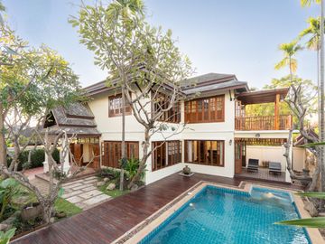 House for sale: Modern Luxury Pool Villa. Fully furnished, ready to move in, San Phak Wan zone, no flooding.