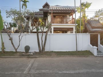 House for sale: Modern Luxury Pool Villa. Fully furnished, ready to move in, San Phak Wan zone, no flooding.
