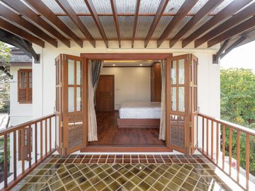 House for sale: Modern Luxury Pool Villa. Fully furnished, ready to move in, San Phak Wan zone, no flooding.