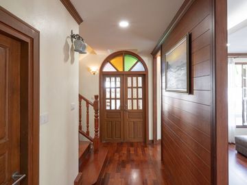 House for sale: Modern Luxury Pool Villa. Fully furnished, ready to move in, San Phak Wan zone, no flooding.