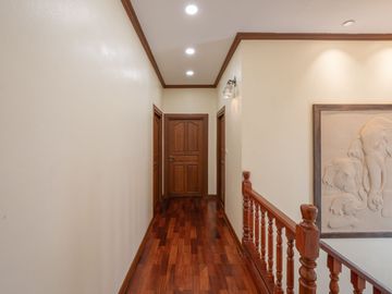 House for sale: Modern Luxury Pool Villa. Fully furnished, ready to move in, San Phak Wan zone, no flooding.