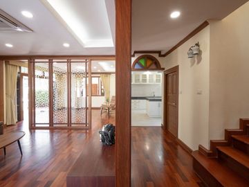House for sale: Modern Luxury Pool Villa. Fully furnished, ready to move in, San Phak Wan zone, no flooding.