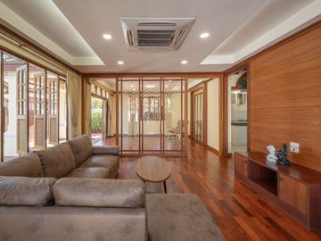 House for sale: Modern Luxury Pool Villa. Fully furnished, ready to move in, San Phak Wan zone, no flooding.