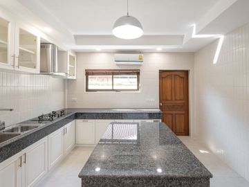 House for sale: Modern Luxury Pool Villa. Fully furnished, ready to move in, San Phak Wan zone, no flooding.