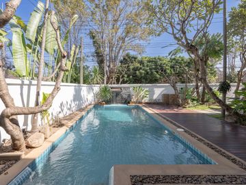 House for sale: Modern Luxury Pool Villa. Fully furnished, ready to move in, San Phak Wan zone, no flooding.
