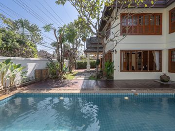 House for sale: Modern Luxury Pool Villa. Fully furnished, ready to move in, San Phak Wan zone, no flooding.