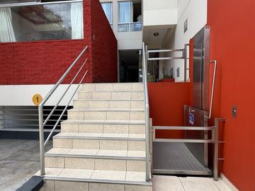 NUEVO INGRESO !! VENDO DEPA FRENTE A PARQUE EN SANTA CATALINA - LA VICTORIA LIM S.ISIDRO