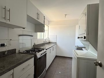 NUEVO INGRESO !! VENDO DEPA FRENTE A PARQUE EN SANTA CATALINA - LA VICTORIA LIM S.ISIDRO
