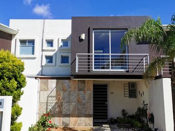 Casa con jardin 3 recamaras en Cuautlancingo