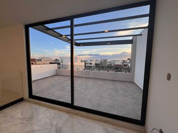 Casa en venta con 3 recamaras roof garden Cuautlancingo