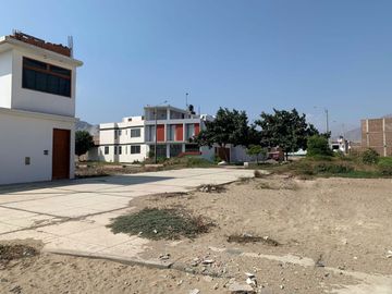 ¡Vendo Lote De 146M2, En Esquina, Frente A Parque En Ii Etapa Altos Del Valle! (Esuarez)