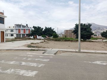 ¡Vendo Lote De 146M2, En Esquina, Frente A Parque En Ii Etapa Altos Del Valle! (Esuarez)