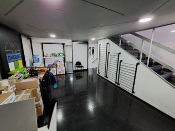 Venta Local Comercial de 2 Pisos Calle Cuevas Rancagua