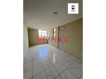 Departamento En Alquiler 1Er Piso En Enace Condominio Las Palmeras Edificio 10 Dpto 103 // ID: 1130326