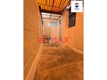 Departamento En Alquiler 1Er Piso En Enace Condominio Las Palmeras Edificio 10 Dpto 103 // ID: 1130326