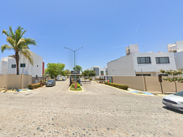 CASA DE RECUPERACIÓN BANCARIA, EN CALLE ESTEREO LAS TAPIAS, COL. REAL IXTAPA, PUERTO VALLARTA, JALISCO. ¡NO CREDITOS!