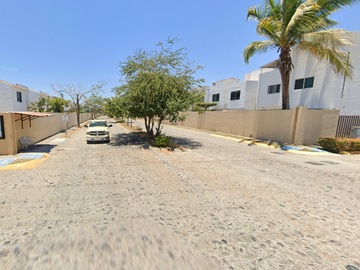 CASA DE RECUPERACIÓN BANCARIA, EN CALLE ESTEREO LAS TAPIAS, COL. REAL IXTAPA, PUERTO VALLARTA, JALISCO. ¡NO CREDITOS!