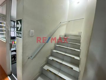 ID: 1122295 Casa De 4 Pisos A 2 Cuadras Del Open Plaza De Angamos (Uso Residencial O Administrativo)