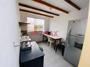 ID: 1122295 Casa De 4 Pisos A 2 Cuadras Del Open Plaza De Angamos (Uso Residencial O Administrativo)