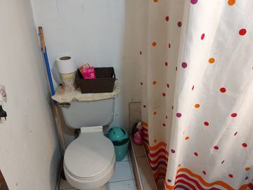 Casa en Avda Opción Comercial y habitacional, en terreno de 109 Mts. en Avda. San Martin con Avda. Manuel Antonio Matta, cercana a estación de metro