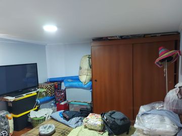 Casa en Avda Opción Comercial y habitacional, en terreno de 109 Mts. en Avda. San Martin con Avda. Manuel Antonio Matta, cercana a estación de metro