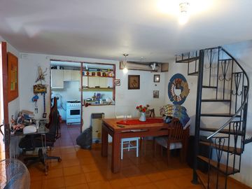 Casa en Avda Opción Comercial y habitacional, en terreno de 109 Mts. en Avda. San Martin con Avda. Manuel Antonio Matta, cercana a estación de metro