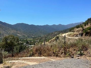 Parcela de Inversión con Casa construida en Curacavi