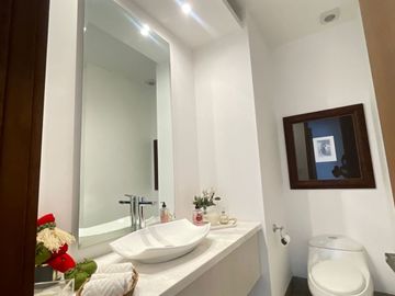 VENDO LUJOSO DEPARTAMENTO EN TENIS CLUB SAMBORONDON
