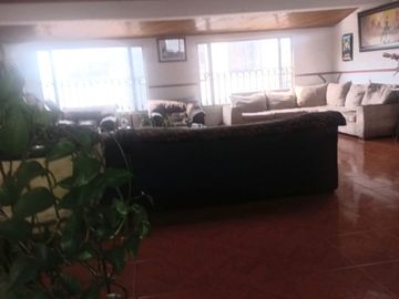 SE VENDE CASA BIEN UBICADA EN EL BARRIO SAN FERNANDO $760.000.000