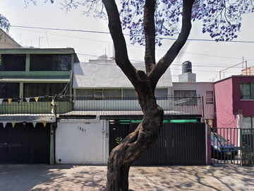 Hermosa  y amplia casa en Avenida canal de miramontes, por debajo de su valor comercial