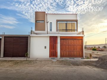 🏡 Casa en venta en Urbanización Los Álamos, Tacna – ¡Tu hogar soñado te espera! 🏡