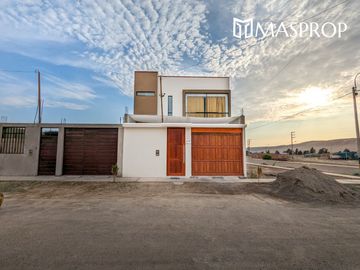 🏡 Casa en venta en Urbanización Los Álamos, Tacna – ¡Tu hogar soñado te espera! 🏡