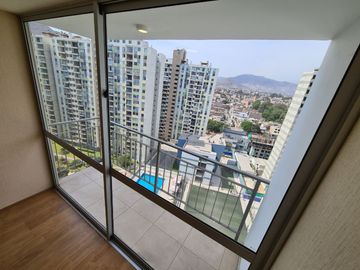 Venta de Departamento con Balcon, El Agustino, Av Los Nogales