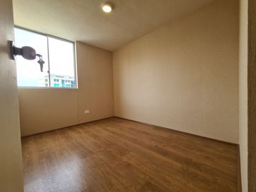 Venta de Departamento con Balcon, El Agustino, Av Los Nogales