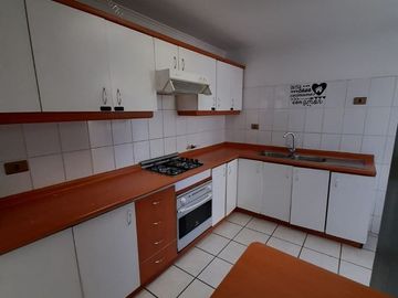 Los Arrayanes con Alberto Arenas, 3 dormitorios, 2 baños , 250 m2 terreno, 210 construídos