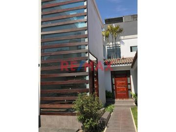 ¡¡ Excelente Oportunidad !! ¡¡ Alquiler De Bonito Departamento Flat De 160 M2. Listo Para Mudarte Muy Bien Ubicado En La Calle 30 De Zona Residencial