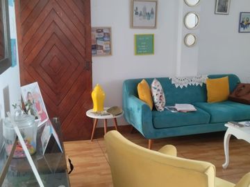 AMPLIO DEPARTAMENTO  DUPLEX EN SURCO