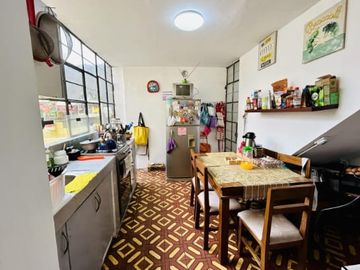 AMPLIO DEPARTAMENTO  DUPLEX EN SURCO