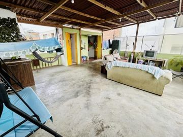 AMPLIO DEPARTAMENTO  DUPLEX EN SURCO