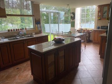 VENDO CASA SECTOR YANAZARAPATA CUMBAYA