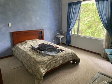 VENDO CASA SECTOR YANAZARAPATA CUMBAYA