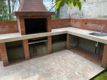 VENDO CASA SECTOR YANAZARAPATA CUMBAYA