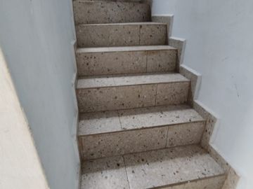 VENTA CASA MITRAS PONIENTE CON ALBERCA