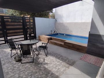 VENTA CASA MITRAS PONIENTE CON ALBERCA