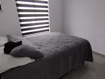 VENTA CASA MITRAS PONIENTE CON ALBERCA
