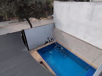 VENTA CASA MITRAS PONIENTE CON ALBERCA