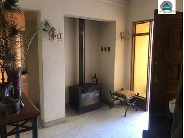 Venta de espaciosa y preciosa casa en centro de Los Andes